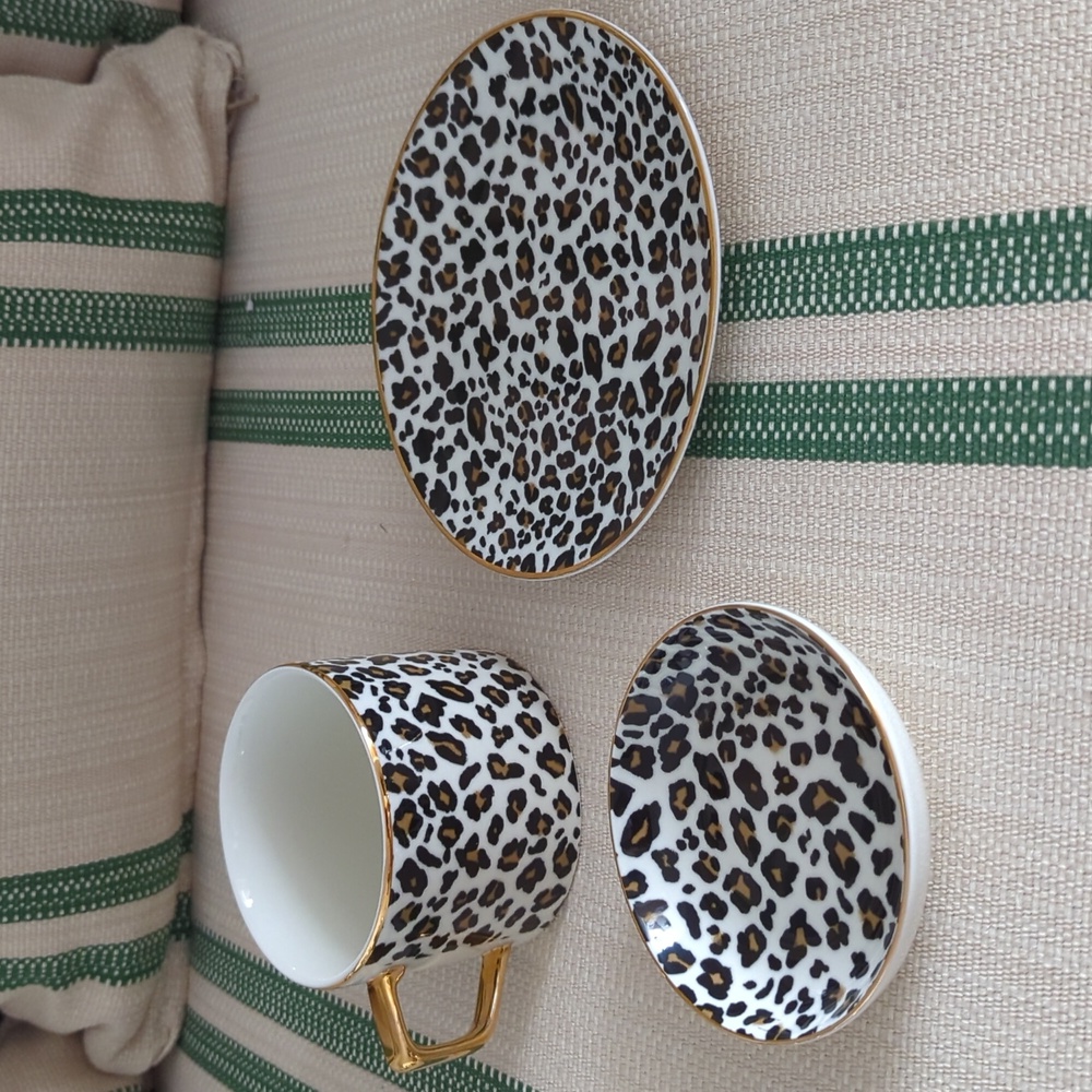 Leopard Tea Set With Gold Rim - Picture 5 of 7